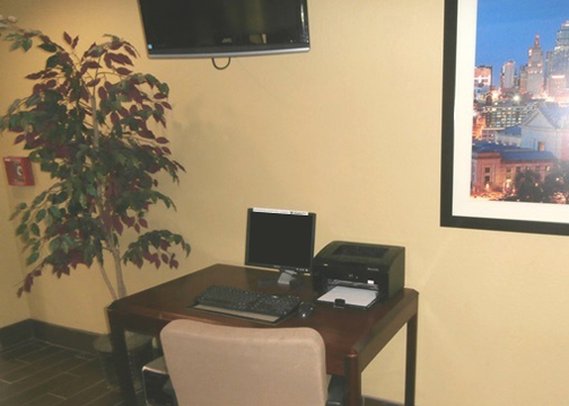 Quality Inn - Mission, KS