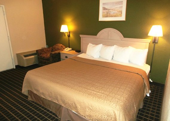 Quality Inn - Mission, KS