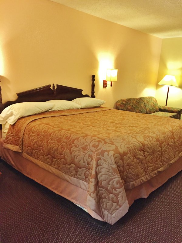 Rodeway Inn - Brookhaven, MS