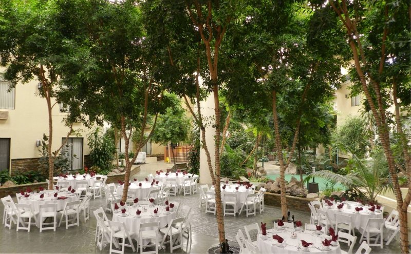 Vineyards Chop House-Crowne Plaza Hotel Concord - Concord, CA