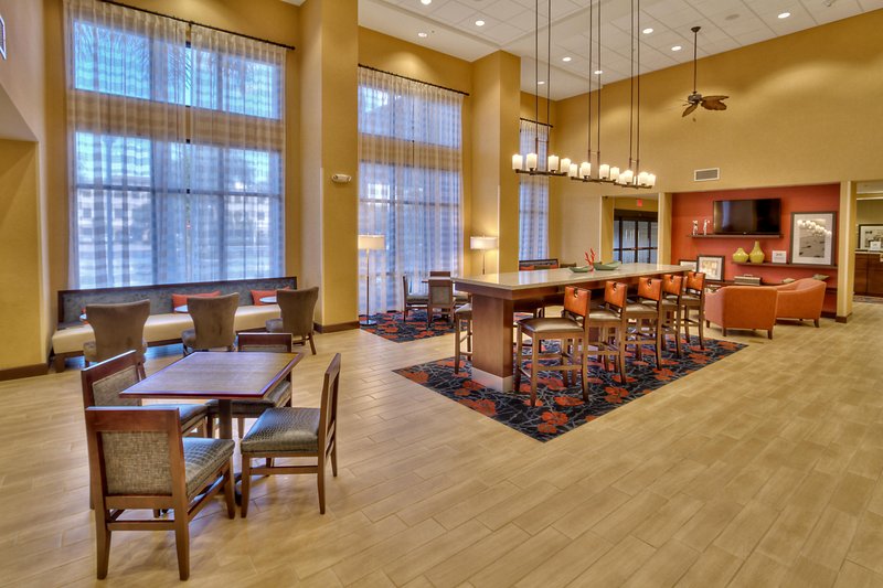 Hampton Inn & Suites Fort Myers-Estero/Fgcu - Estero, FL