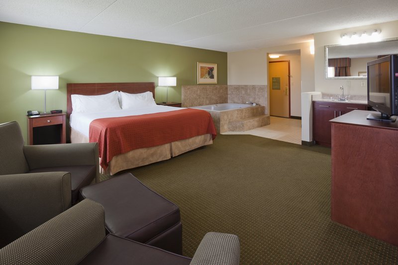 Holiday Inn AUSTIN CONFERENCE CENTER - Austin, MN