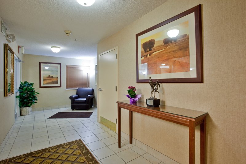 Candlewood Suites Hampton - Hampton, VA