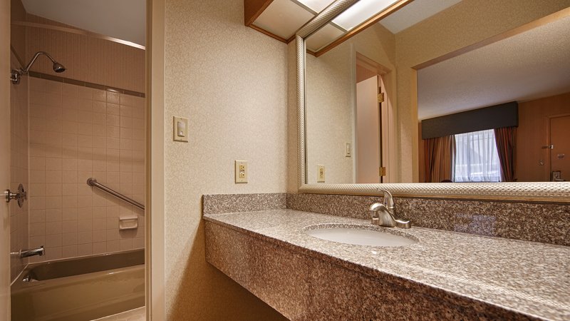 Best Western Green Tree Inn - Clarksville, IN