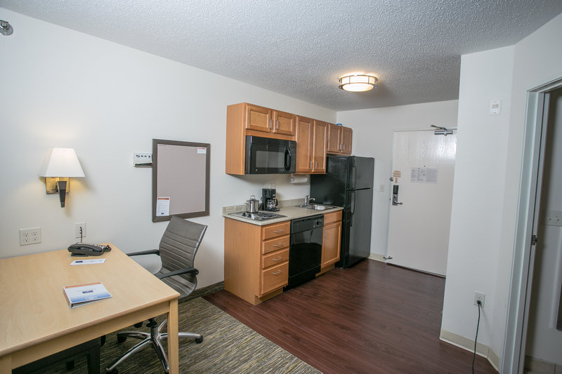 Candlewood Suites-Fargo-N - Leonard, ND