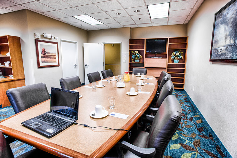 Candlewood Suites-Fargo-N - Leonard, ND