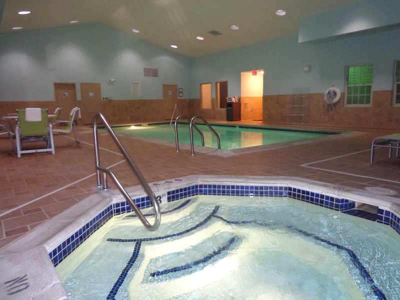 Holiday Inn Express & Suites ROSEVILLE - Harper Woods, MI