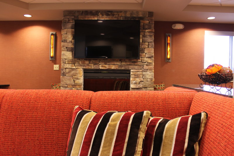 Holiday Inn Express Colorado Springs Airport - Colorado Springs, CO