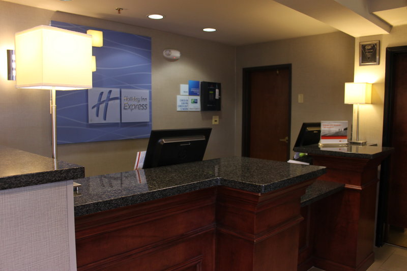 Holiday Inn Express Colorado Springs Airport - Colorado Springs, CO