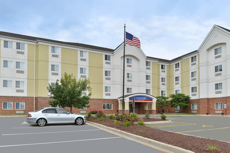 Candlewood Suites Bloomington-Normal - Colfax, IL