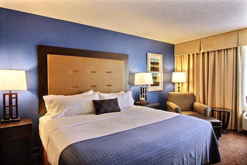 Holiday Inn - Fargo, ND