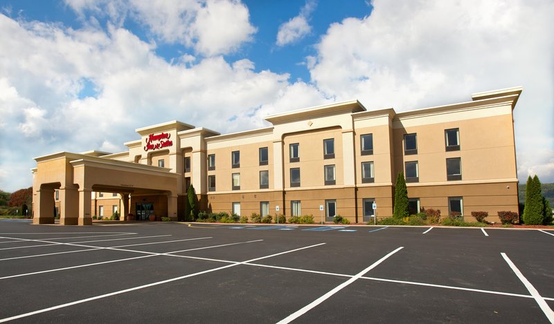 Hampton Inn & Suites Lamar - Mill Hall, PA