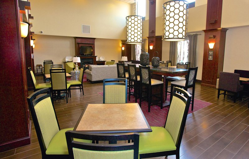 Hampton Inn & Suites Lamar - Mill Hall, PA