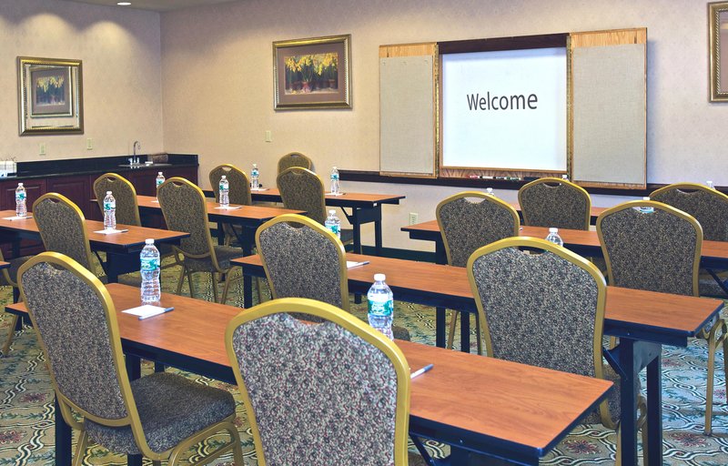 Hampton Inn & Suites Lamar - Mill Hall, PA