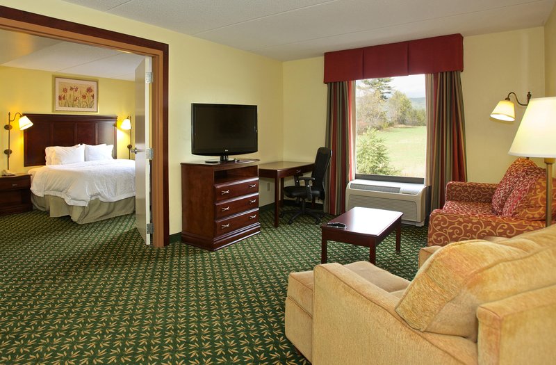Hampton Inn & Suites Lamar - Mill Hall, PA