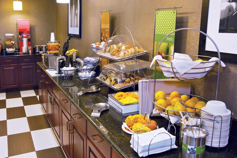 Hampton Inn & Suites Lamar - Mill Hall, PA
