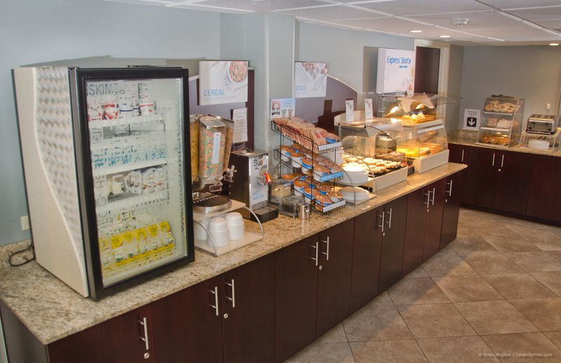 Holiday Inn Express & Suites MERRIMACK - Merrimack, NH