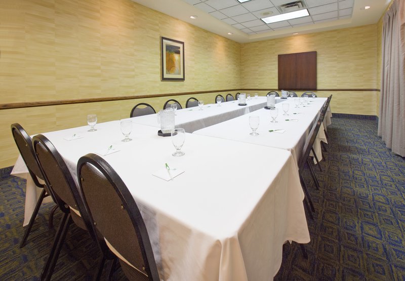 Holiday Inn AUSTIN CONFERENCE CENTER - Austin, MN