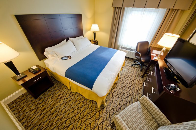 Holiday Inn Express & Suites MERRIMACK - Merrimack, NH
