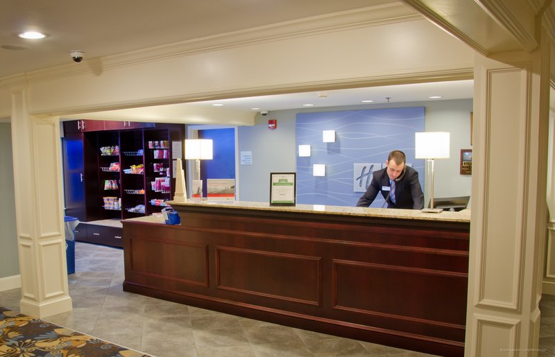 Holiday Inn Express & Suites MERRIMACK - Merrimack, NH