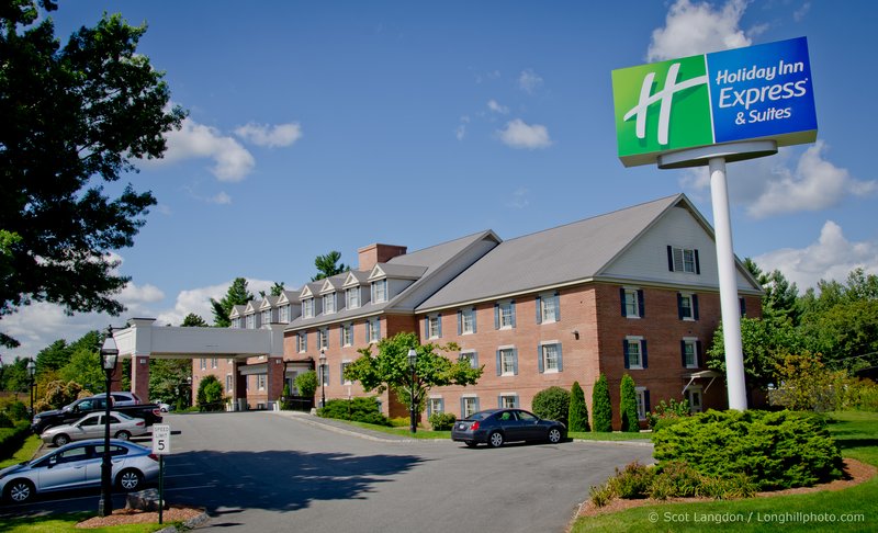 Holiday Inn Express & Suites MERRIMACK - Merrimack, NH