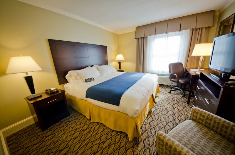 Holiday Inn Express & Suites MERRIMACK - Merrimack, NH