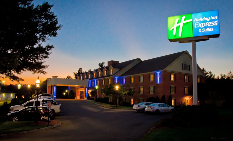 Holiday Inn Express & Suites MERRIMACK - Merrimack, NH