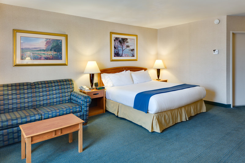 Holiday Inn Express SOUTHINGTON - Southington, CT