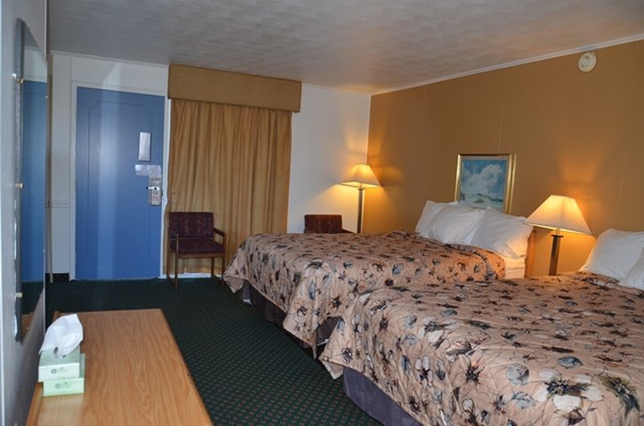 Red Carpet Inn & Suites - Ebensburg, PA