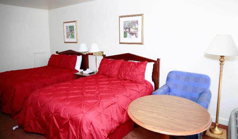 Red Carpet Inn & Suites - Culpeper, VA