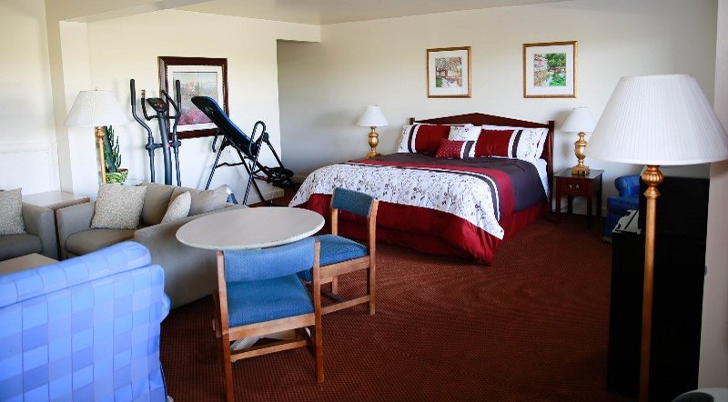 Red Carpet Inn & Suites - Culpeper, VA