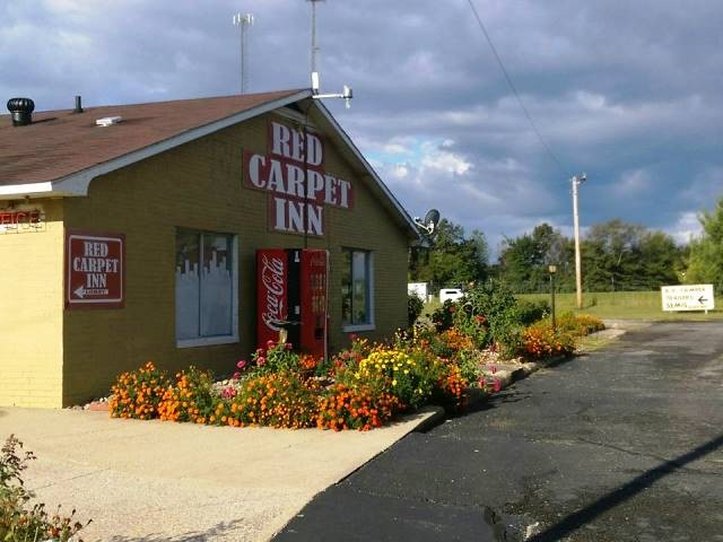 Red Carpet Inn - Dix, IL