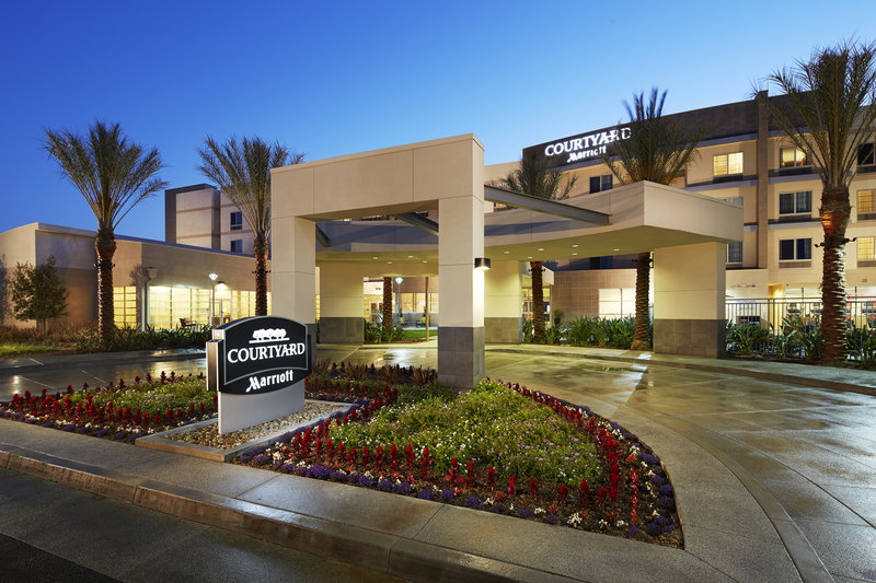 Courtyard By Marriott Long Beach Airport - Long Beach, CA