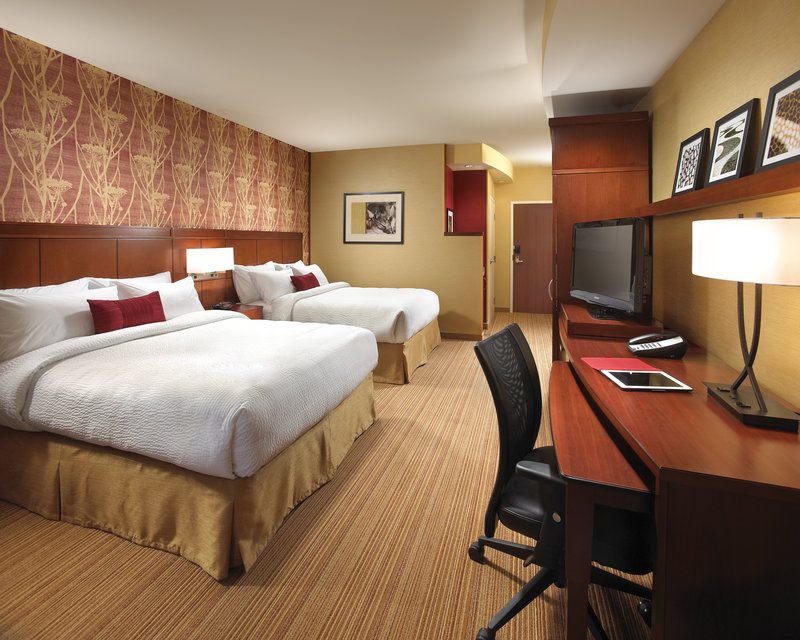 Courtyard By Marriott Long Beach Airport - Long Beach, CA
