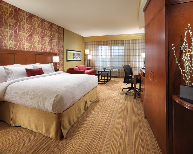 Courtyard By Marriott Long Beach Airport - Long Beach, CA