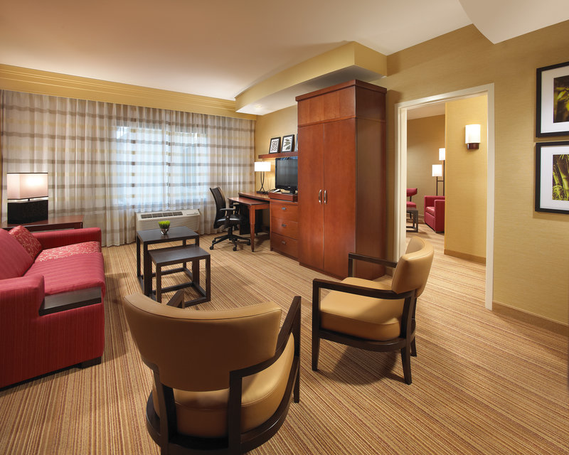 Courtyard By Marriott Long Beach Airport - Long Beach, CA