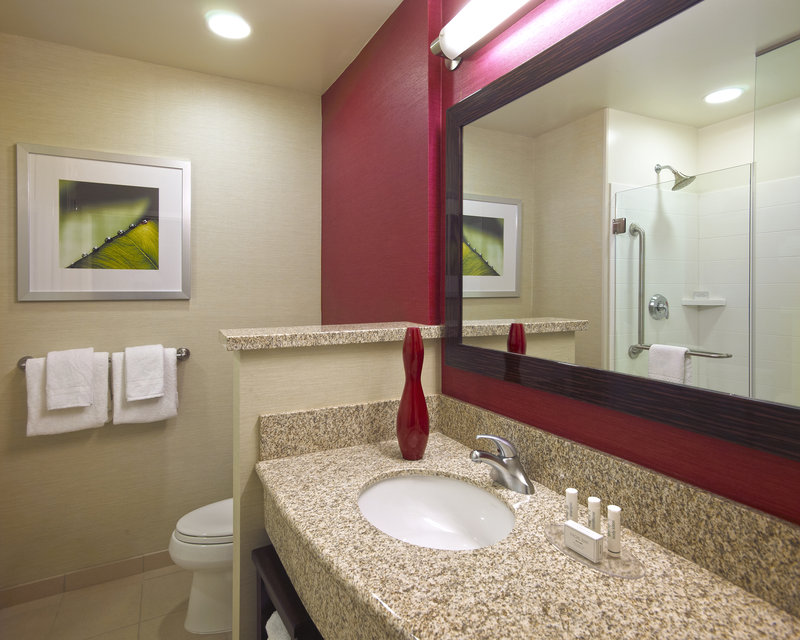 Courtyard By Marriott Long Beach Airport - Long Beach, CA