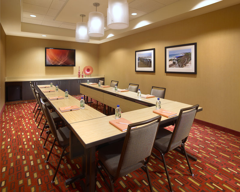 Courtyard By Marriott Long Beach Airport - Long Beach, CA