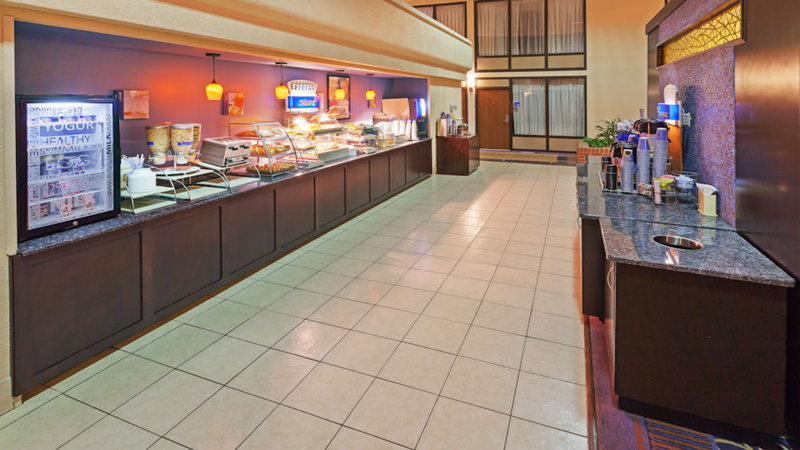 Holiday Inn Express LITTLE ROCK-AIRPORT - Little Rock, AR
