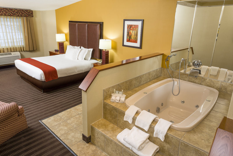 Holiday Inn Express SPRINGFIELD - Springfield, VT