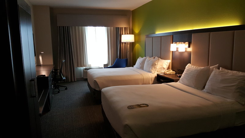 Holiday Inn Express & Suites PEARLAND - Pearland, TX