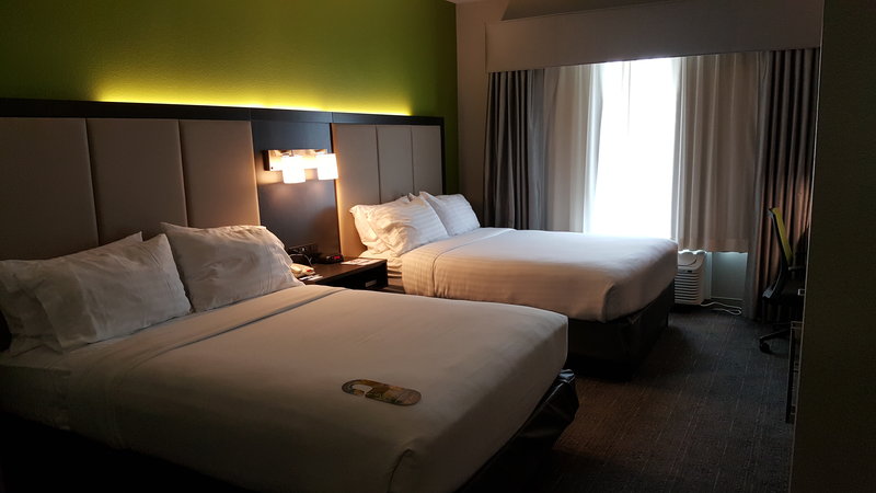 Holiday Inn Express & Suites PEARLAND - Pearland, TX