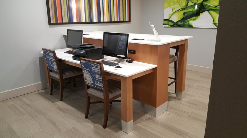 Holiday Inn Express & Suites PEARLAND - Pearland, TX
