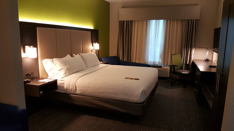 Holiday Inn Express & Suites PEARLAND - Pearland, TX