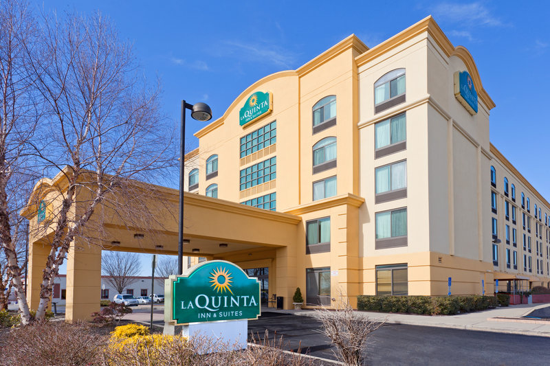 La Quinta Inn & Suites Garden City - Terre Haute, IN