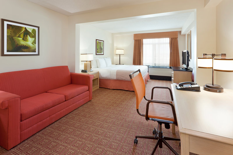 La Quinta Inn & Suites Garden City - Terre Haute, IN