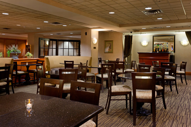 La Quinta Inn & Suites Garden City - Terre Haute, IN