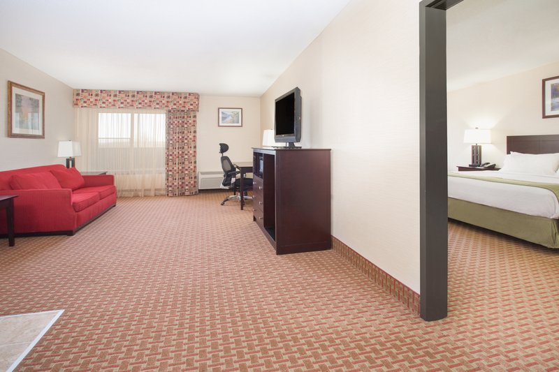 La Quinta Inn & Suites Jackson - Jackson, TN