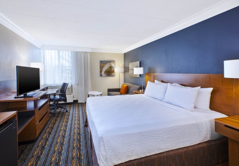 Holiday Inn Express RESTON HERNDON-DULLES AIRPORT - Herndon, VA