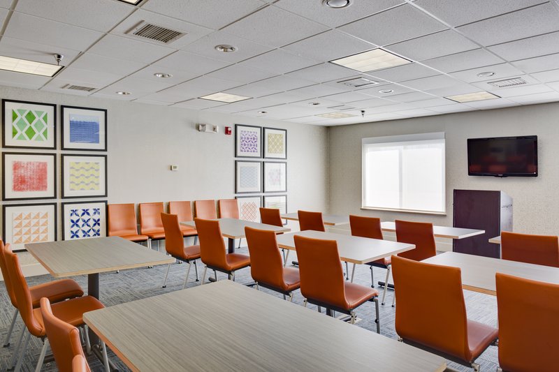 Holiday Inn Express & Suites OKLAHOMA CITY - BETHANY - Bethany, OK